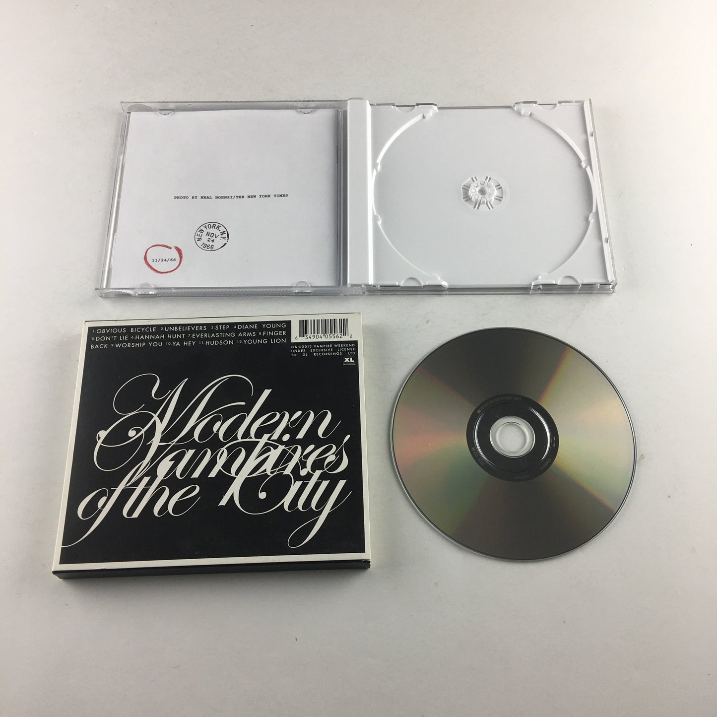 Vampire Weekend Modern Vampires Of The City Used CD VG+\VG+ Silver