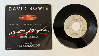 David Bowie Cat People (Putting Out Fire) Used 45 RPM 7" Vinyl VG+\