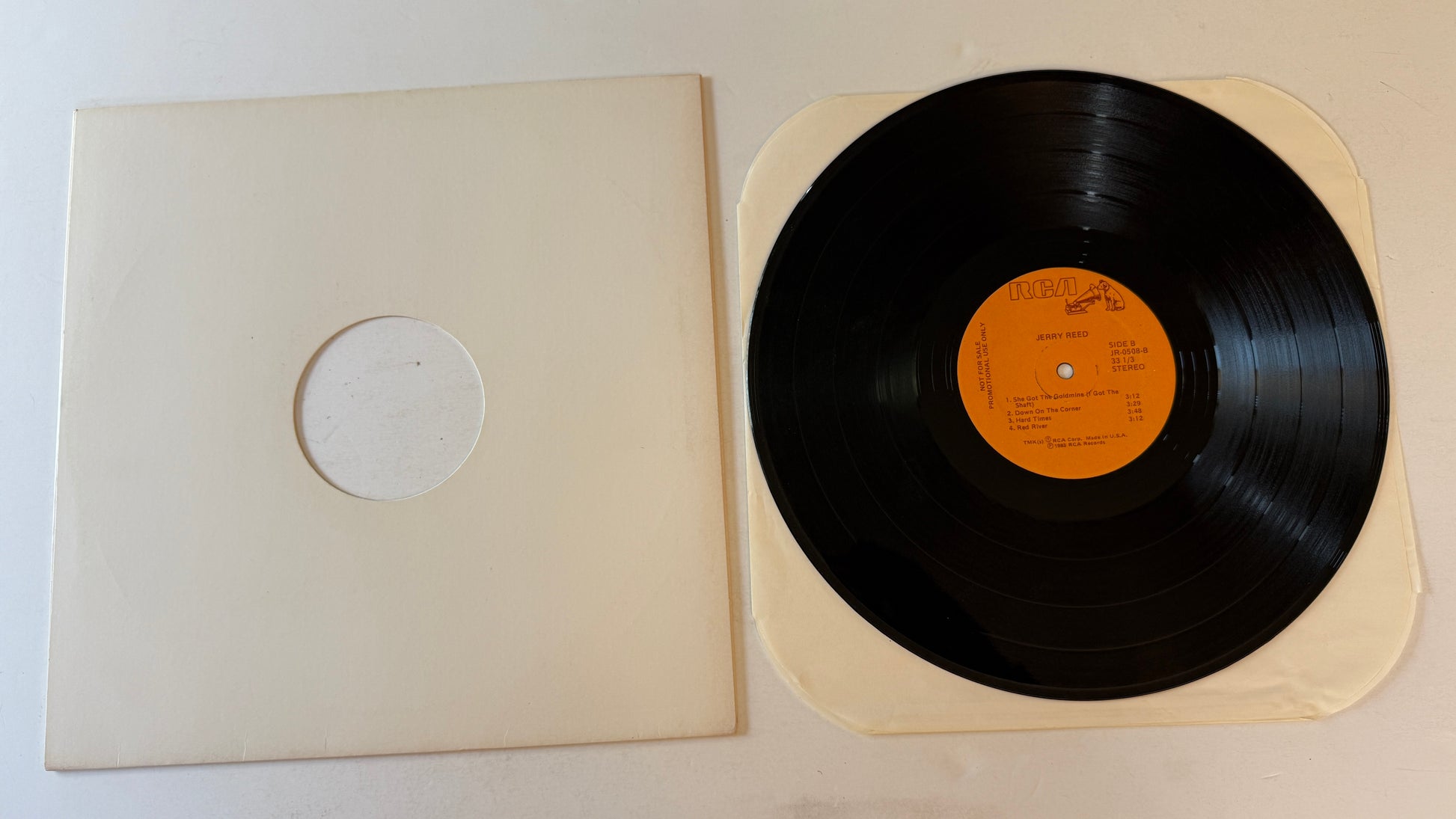 Waylon Jennings (For The Maxwell House Coffee ) Give'Em A Hand Concert Used Vinyl LP VG+\VG+