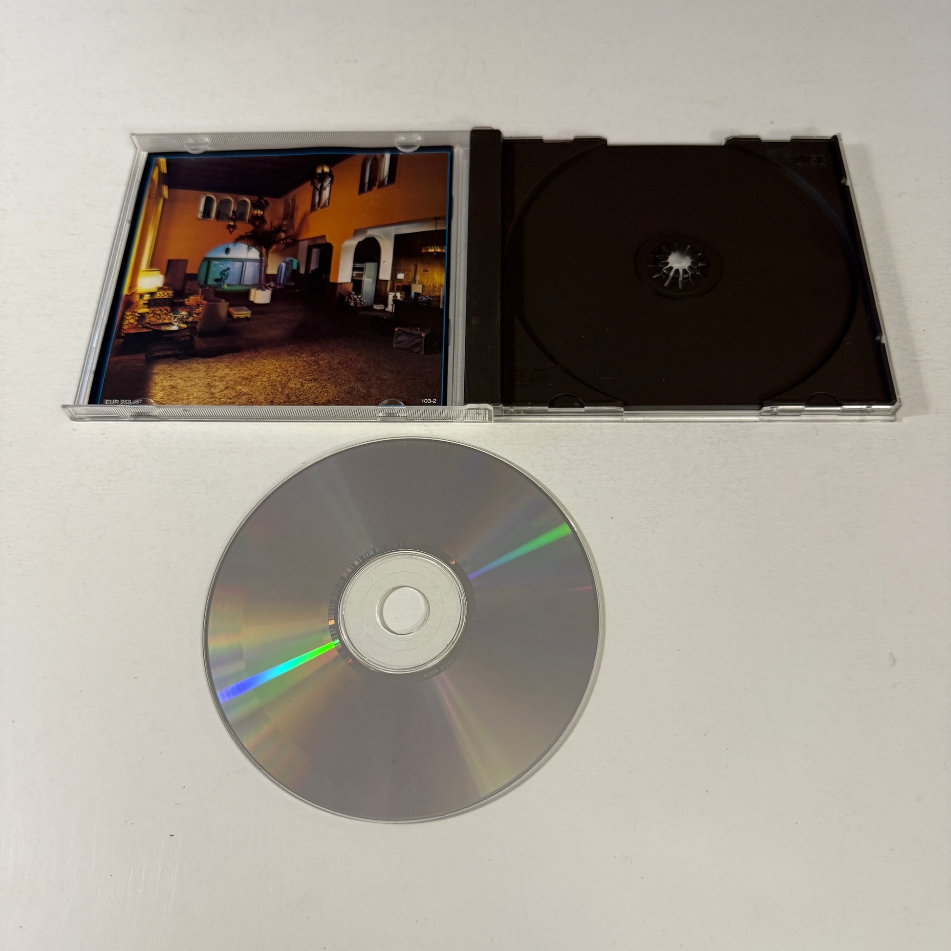Eagles Hotel California Used CD VG+\VG