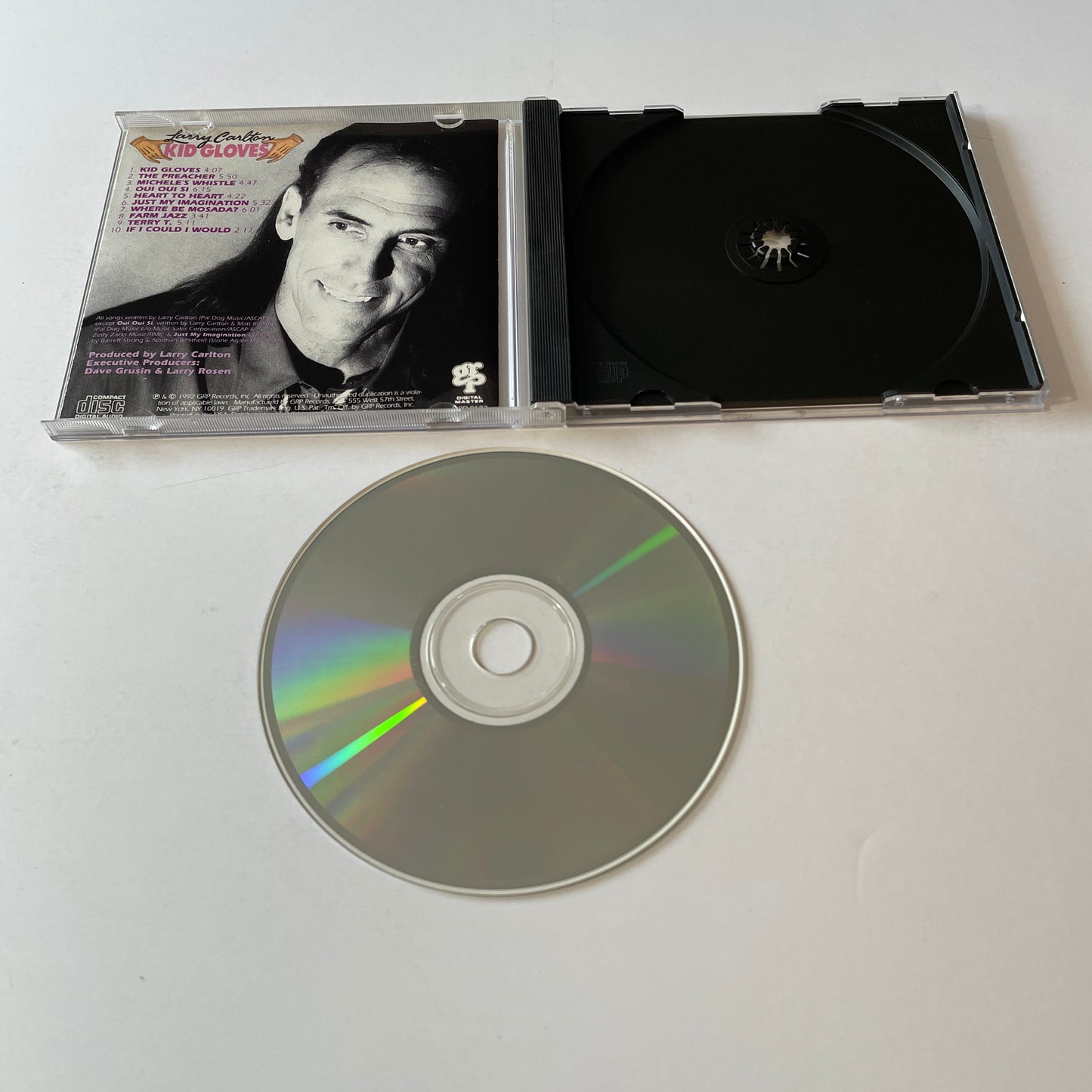 Larry Carlton Kid Gloves Used CD VG+\VG+