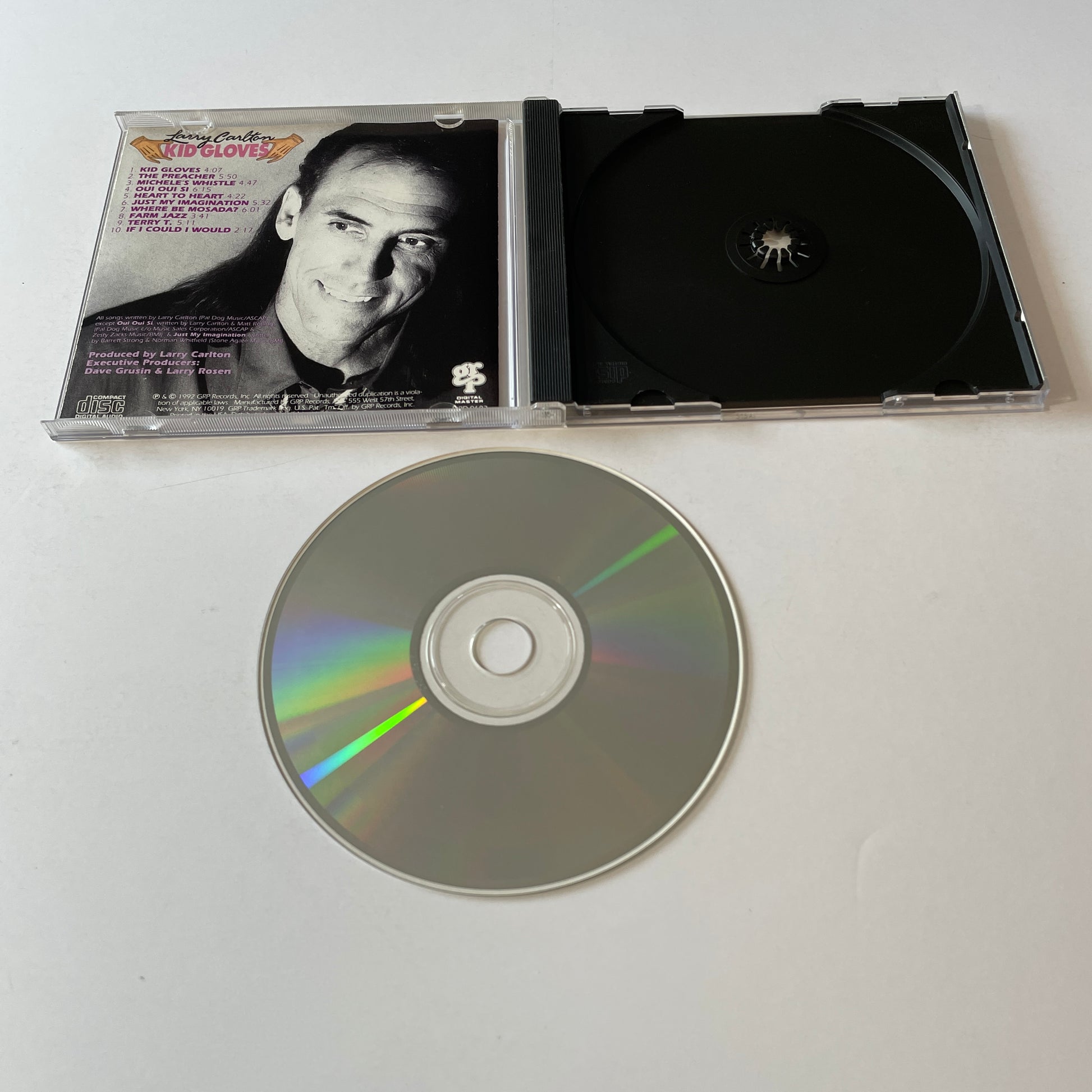 Larry Carlton Kid Gloves Used CD VG+\VG+