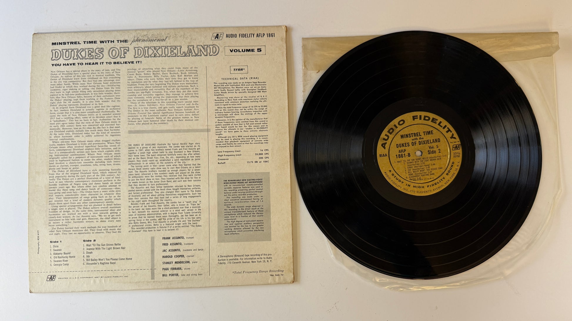 The Dukes Of Dixieland Minstrel Time With The Phenomenal Dukes Of Dixieland Vol 5 Used Vinyl LP VG\VG