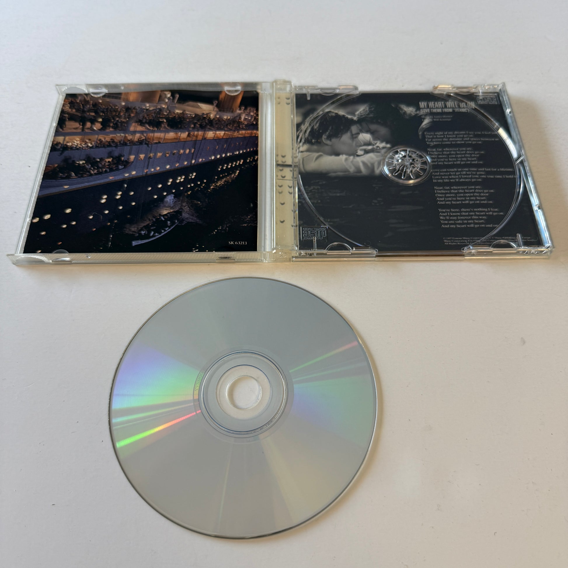 James Horner Titanic (Music From The Motion Picture) Used CD VG+\VG+